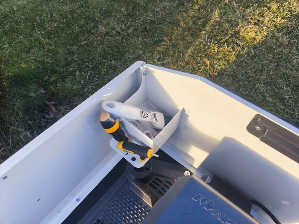 garaza-robotske-kosilnice